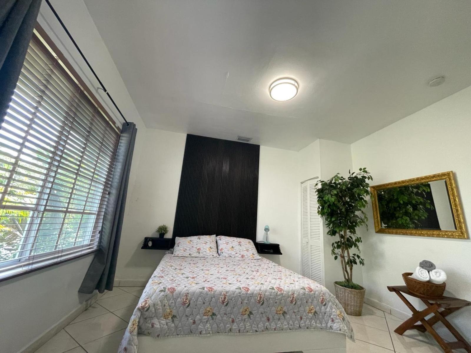 Private Suite Next To Calle Ocho Miami Exterior foto