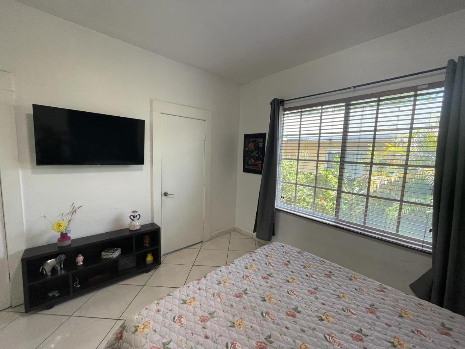 Private Suite Next To Calle Ocho Miami Exterior foto
